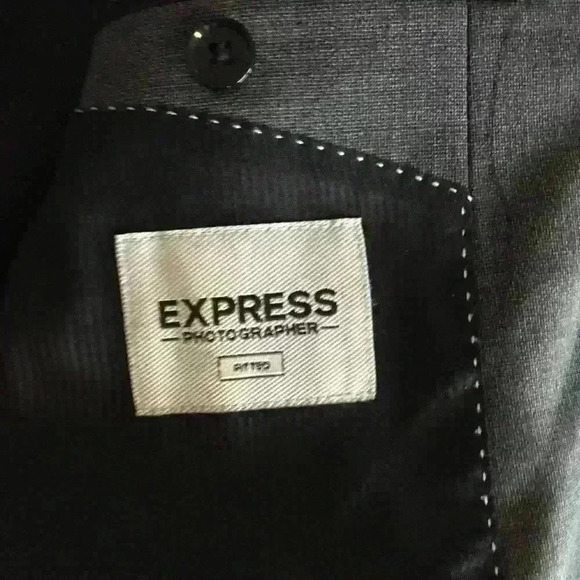 Express Photographer Suit (44 jacket, 31/32 pants) - Picture 3 of 3